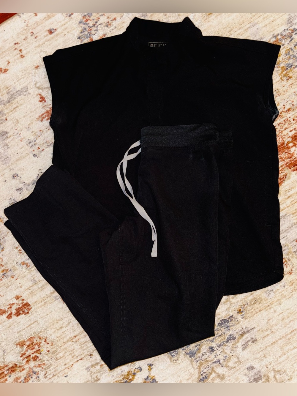 Figs Black Scrub Set